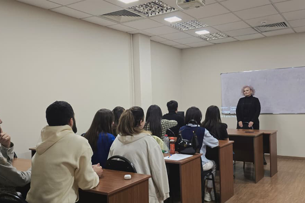 “Vətən Qırım” təşkilatının vitse - prezidenti Sosial iş tələbələri ilə görüşüb