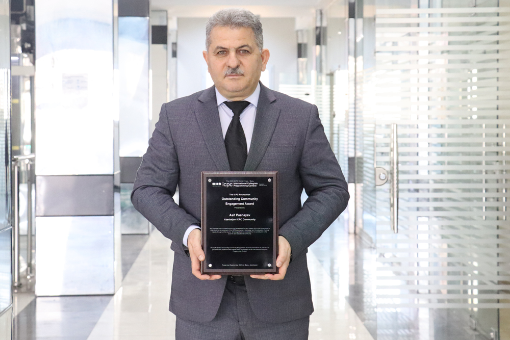 İKT fakültəsinin dekanı ICPC Fondunun yüksək mükafatına layiq görülüb