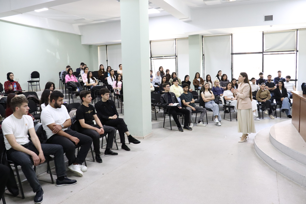 Azərbaycan Universitetində sağlam həyat tərzinin təbliği və narkomaniyanın zərərləri mövzusunda tədbir keçirilib