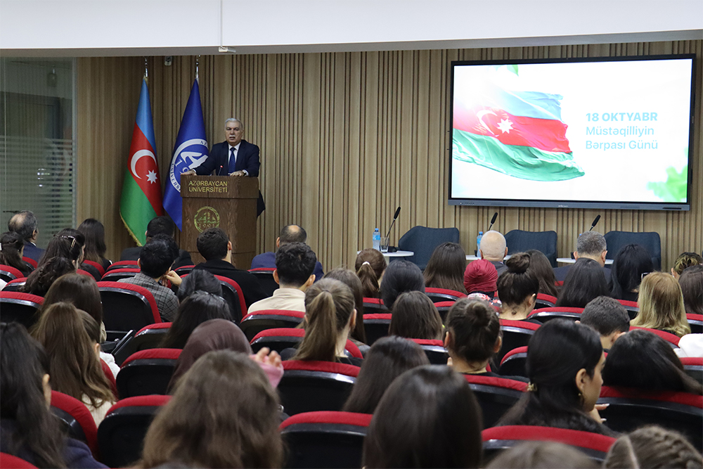 Azərbaycan Universitetində 18 Oktyabr- Müstəqilliyin Bərpası Gününə həsr olunmuş tədbir keçirilib