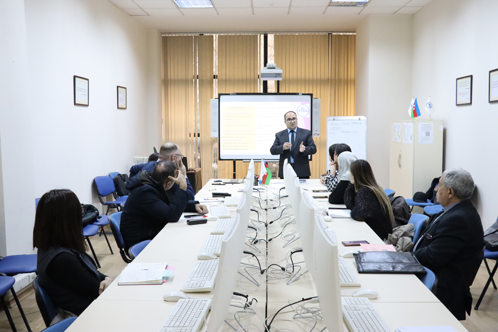 Təlim-Tədris Mərkəzində  “İnteraktiv dərsin planlaşdırılması və təşkili” mövzusunda təlimlərə başlanıb