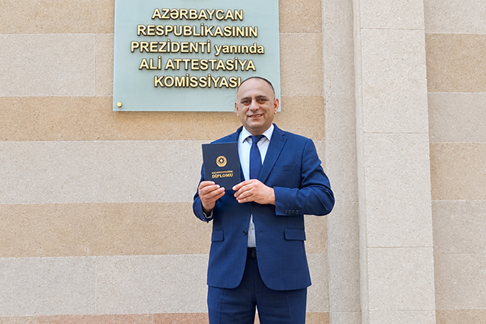 Tərcümə və filologiya kafedrasının baş müəlliminə fəlsəfə doktoru elmi dərəcəsi verilib