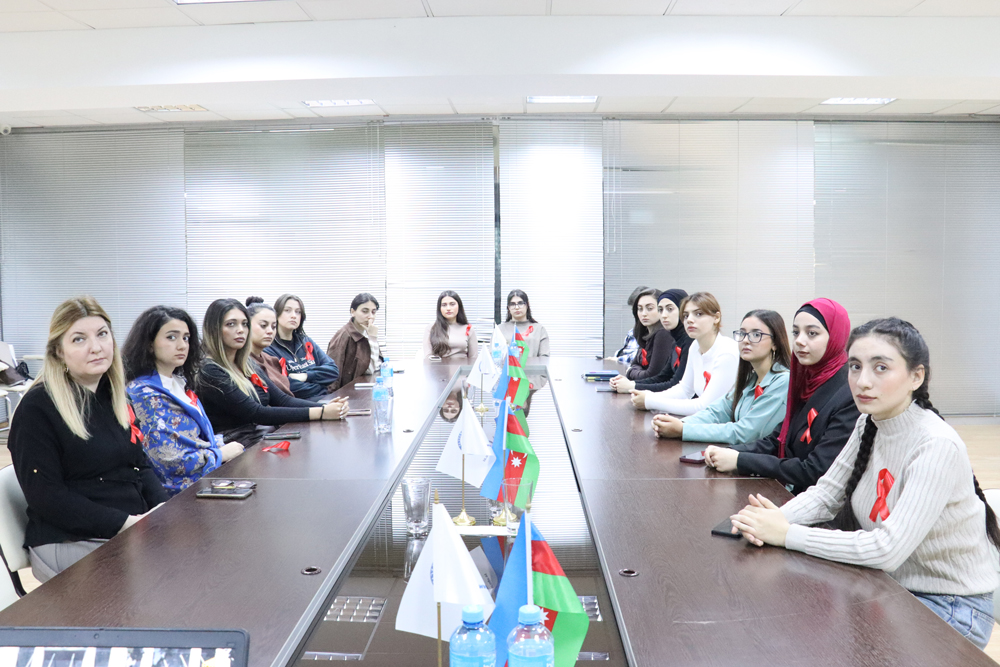 Azərbaycan Universitetində “Ümumdünya QİÇS-lə Mübarizə Günü”nə həsr olunmuş tədbir keçirilib